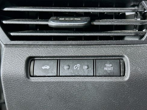 Used 2024 Nissan Altima 2.5 SR image 16