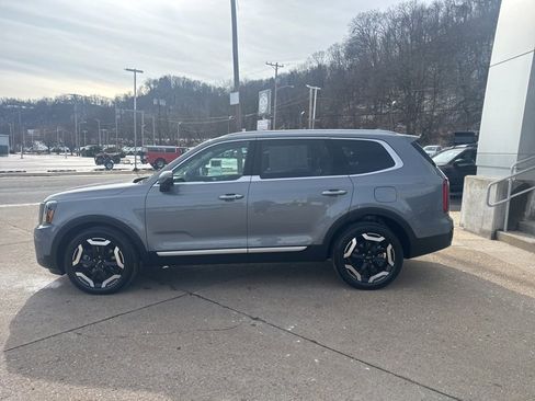 Used 2024 Kia Telluride S w/ S Sunroof Package image 4