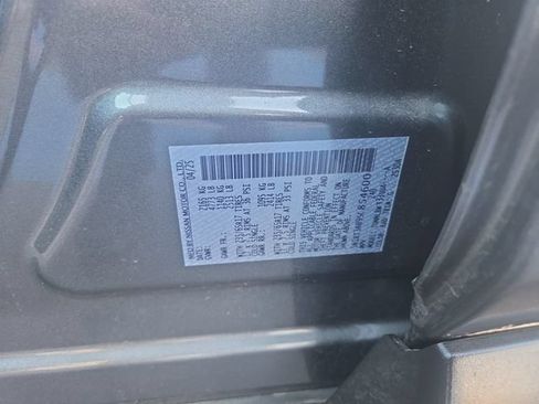 Used 2025 Nissan Rogue S AWD/4WD image 25