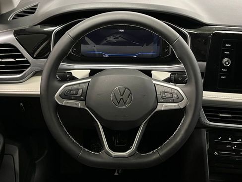 New 2025 Volkswagen Taos SEL image 9