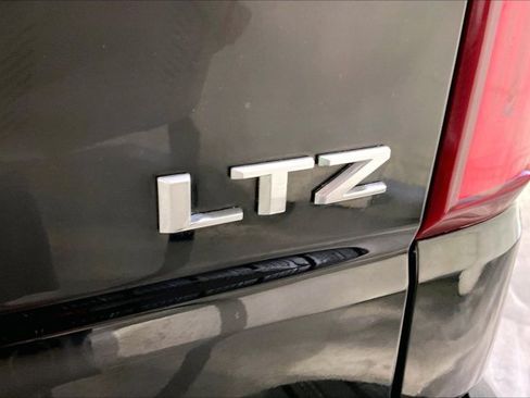 Used 2020 Chevrolet Silverado 1500 LTZ w/ LTZ Premium Package AWD/4WD image 8
