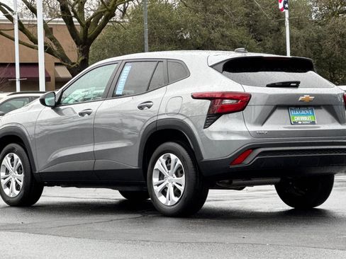 Certified 2024 Chevrolet Trax LS image 5