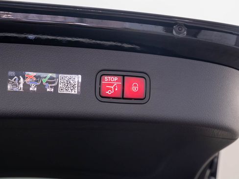 New 2026 Mercedes-Benz GLC 350e 4MATIC image 31