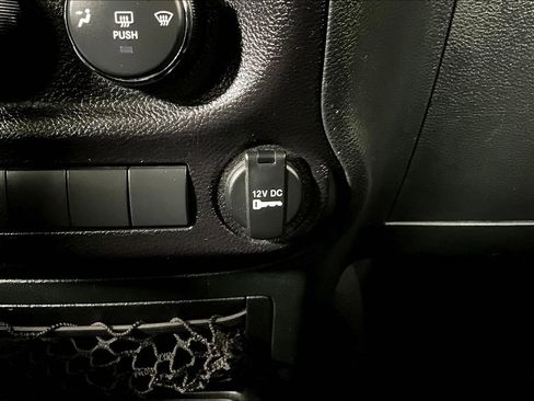 Used 2018 Jeep Wrangler Unlimited Sport S image 29