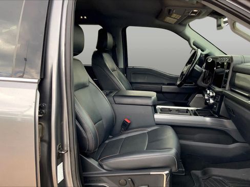 Used 2024 Ford F250 Lariat w/ Chrome Package AWD/4WD image 8