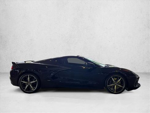 Used 2022 Chevrolet Corvette Stingray Premium Cpe w/ Z51 Performance Package RWD image 4