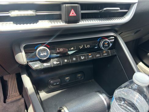 Used 2021 Kia K5 LX FWD image 26