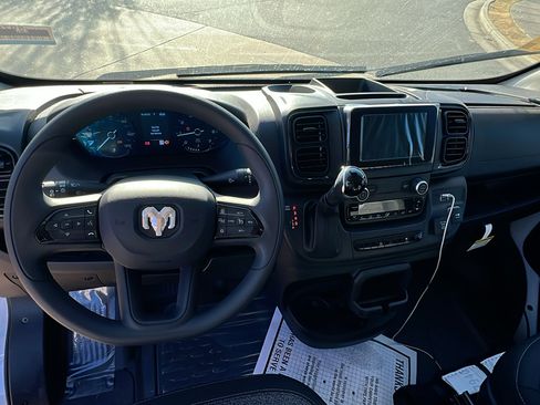 Used 2025 RAM ProMaster 2500 w/ Convenience Group image 24