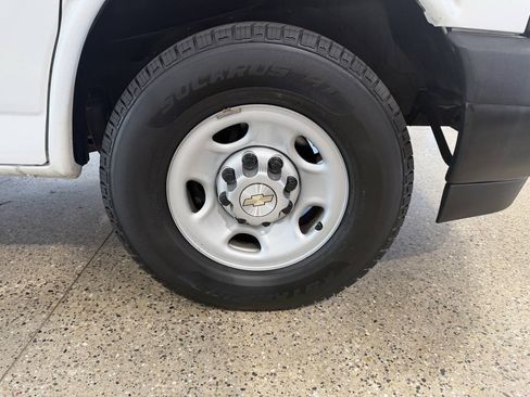 Used 2021 Chevrolet Express 2500 w/ Driver Convenience Package RWD image 28