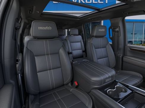 New 2026 Chevrolet Suburban High Country AWD/4WD image 16