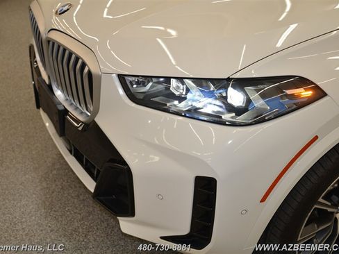 Used 2025 BMW X5 xDrive40i w/ M Sport Package AWD/4WD image 51