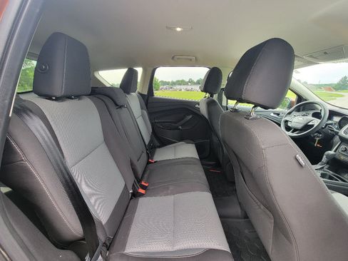 Used 2017 Ford Escape SE FWD image 29