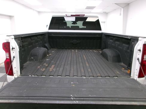 Used 2024 Chevrolet Silverado 2500 LT AWD/4WD image 11