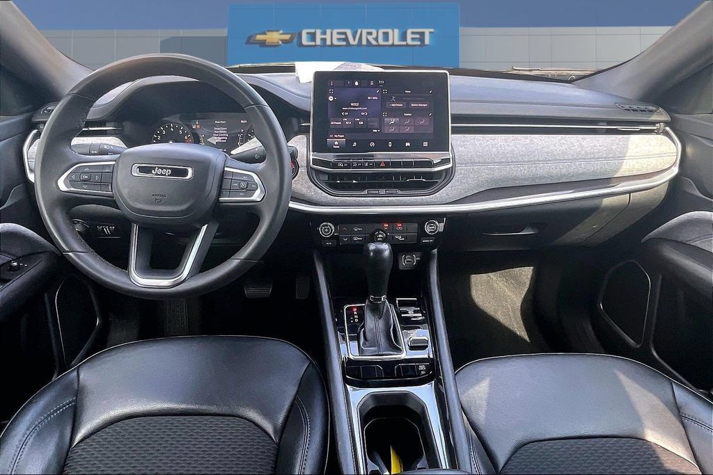 Used 2023 Jeep Compass Latitude AWD/4WD image 7