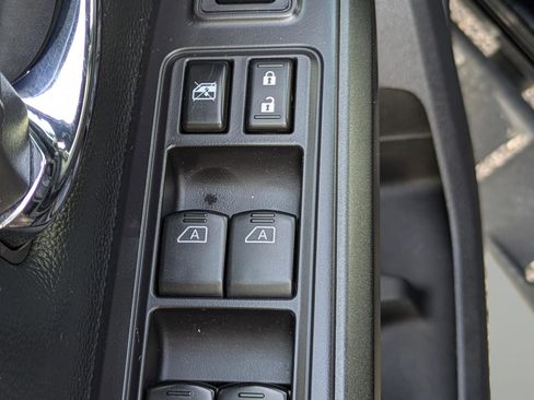 Used 2021 Nissan Titan PRO-4X w/ Pro-4x Convenience Package AWD/4WD image 14