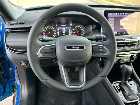 New 2026 Jeep Compass Latitude image 14