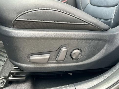 Used 2025 Kia Seltos EX w/ EX Sunroof Package AWD/4WD image 17