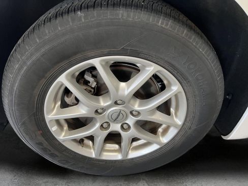 Used 2024 Chrysler Pacifica Touring-L FWD image 29