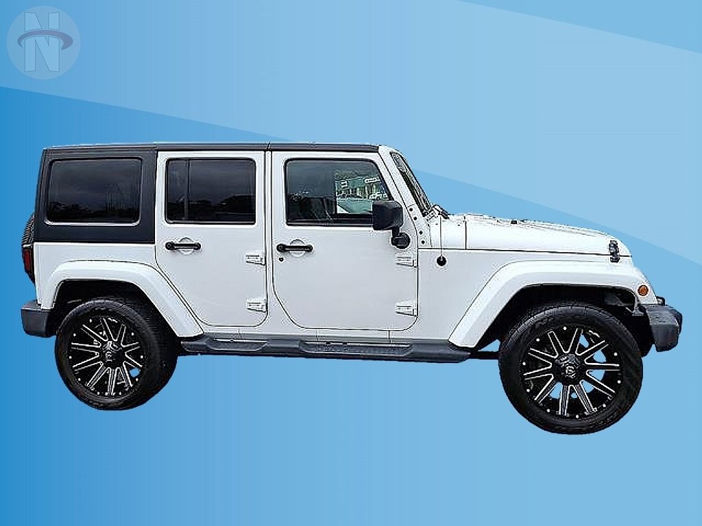 Used 2017 Jeep Wrangler Unlimited Sahara w/ Max Tow Package AWD/4WD image 16