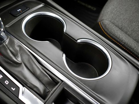 Used 2022 Chevrolet Equinox LT w/ Driver Convenience Package image 32