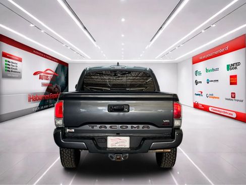 Used 2020 Toyota Tacoma TRD Off-Road w/ Technology Package AWD/4WD image 7