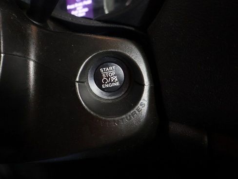 Used 2020 Jeep Renegade Latitude image 32