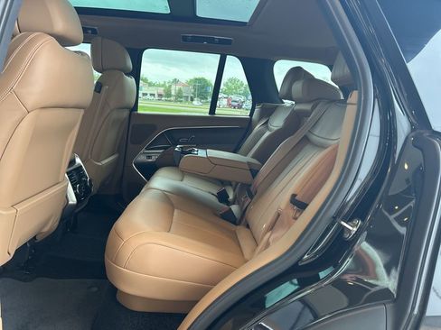 Used 2024 Land Rover Range Rover SE image 9