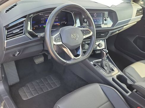 Used 2024 Volkswagen Jetta SE FWD image 14