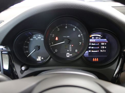 New 2026 Porsche Macan AWD/4WD image 20