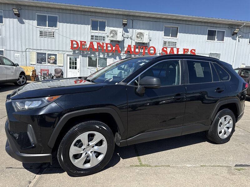 Used 2021 Toyota RAV4 LE AWD/4WD image 2