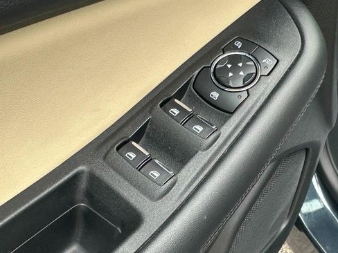 Used 2024 Ford Edge SEL w/ Convenience Package image 18