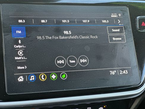 Used 2022 Chevrolet Bolt EUV LT w/ Comfort Package image 18