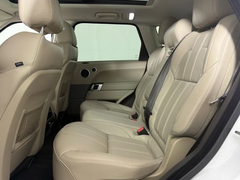 Used 2016 Land Rover Range Rover Sport HSE image 16