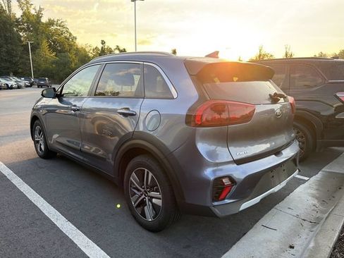Used 2020 Kia Niro EX FWD image 4