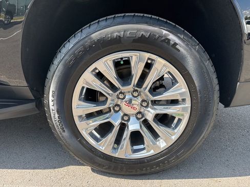 Used 2025 GMC Yukon XL Denali RWD image 30