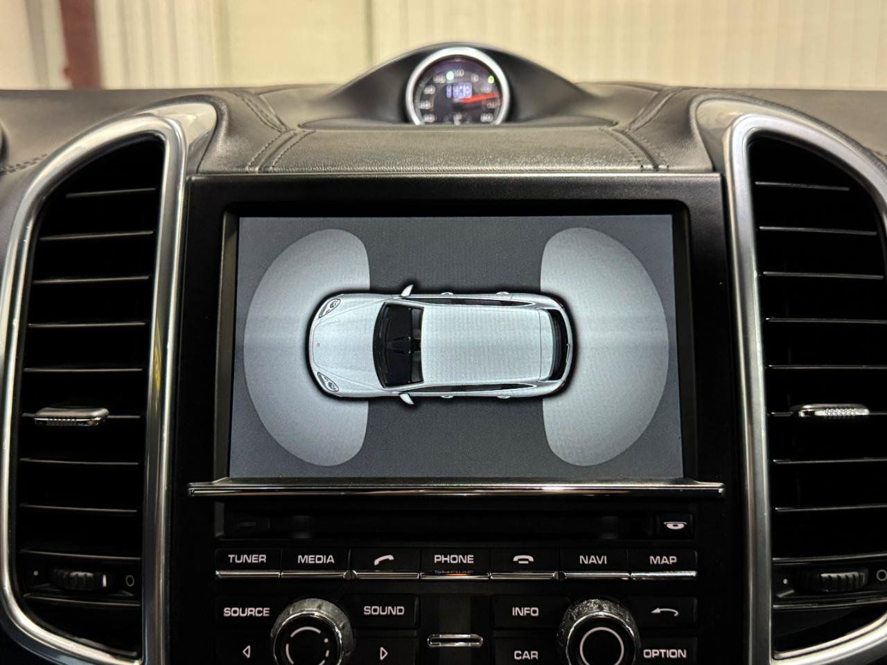 Used 2014 Porsche Cayenne GTS AWD/4WD image 44