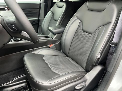 New 2026 Jeep Compass Latitude AWD/4WD image 8