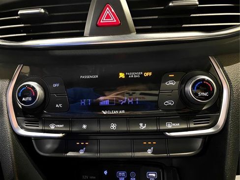 Used 2020 Hyundai Santa Fe SEL w/ Convenience + Premium Package image 13