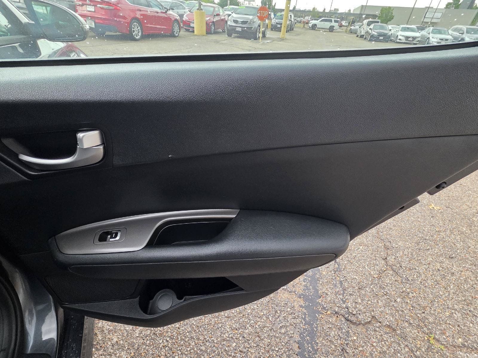 Used 2019 Kia Optima LX FWD image 29
