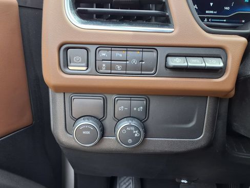 Used 2023 Chevrolet Tahoe High Country RWD image 23