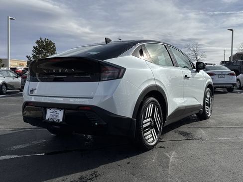 New 2026 Nissan Leaf SV+ w/ Floor Mat Package (SV+) image 3