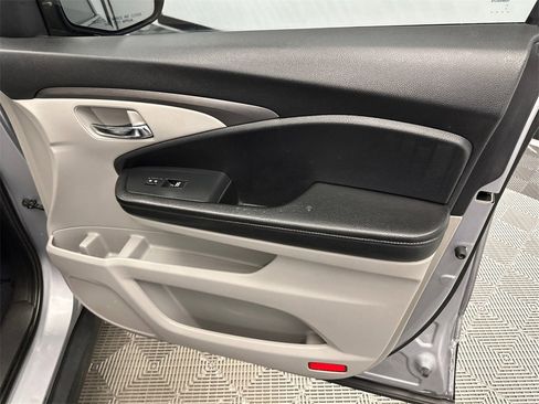 Used 2021 Honda Pilot Special Edition image 16