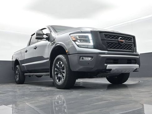 Used 2022 Nissan Titan PRO-4X w/ Pro-4x Convenience Package AWD/4WD image 50