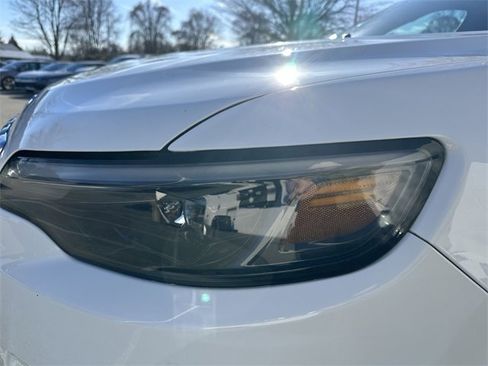 Used 2020 Jeep Cherokee Latitude image 9