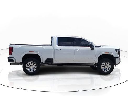 Used 2024 GMC Sierra 2500 Denali Ultimate AWD/4WD image 4