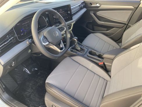 New 2026 Volkswagen Jetta SE FWD image 14