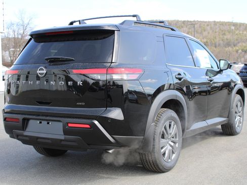 New 2026 Nissan Pathfinder SV image 5