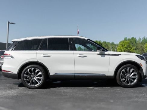 Used 2025 Lincoln Aviator Reserve w/ Illumination Package RWD image 12