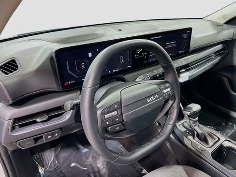 Certified 2025 Kia K4 EX image 9