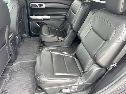 Certified 2023 Ford Explorer XLT w/ Equipment Group 202A AWD/4WD image 18